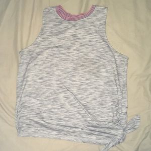 sleeveless top